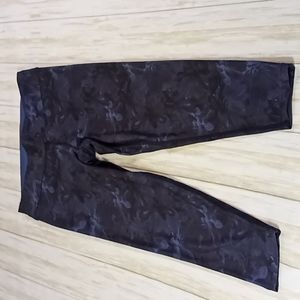 Activ8 Workout Capris Pants Size Small Flower Camo